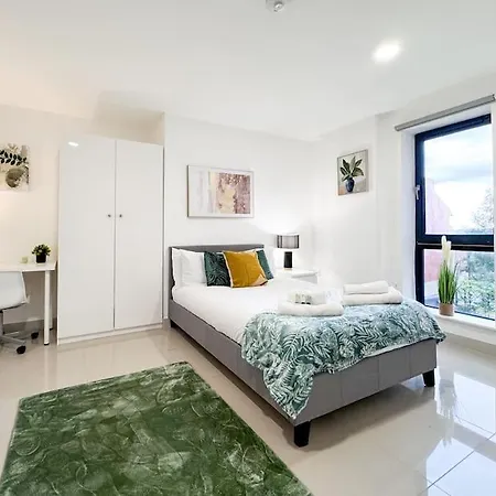 Apt In Central 3 Bed شقة ليدز