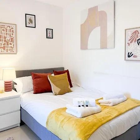 Apt In Central 3 Bed شقة ليدز
