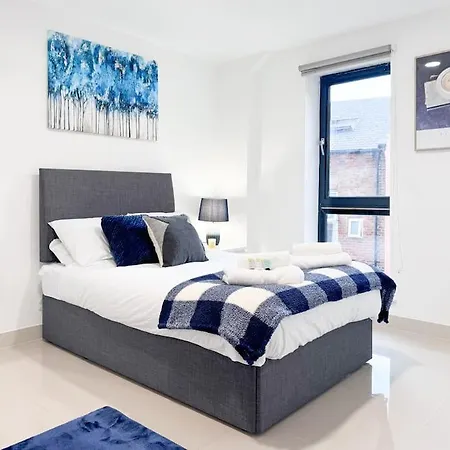 Apt In Central 3 Bed شقة ليدز